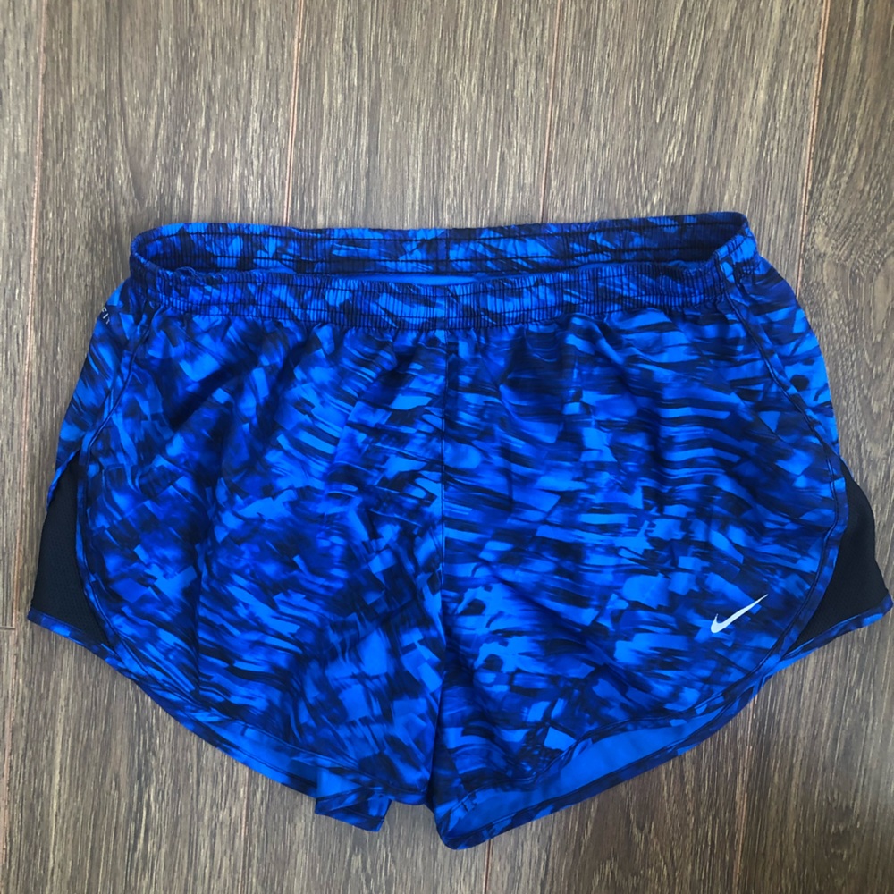 Nike size small printed shorts